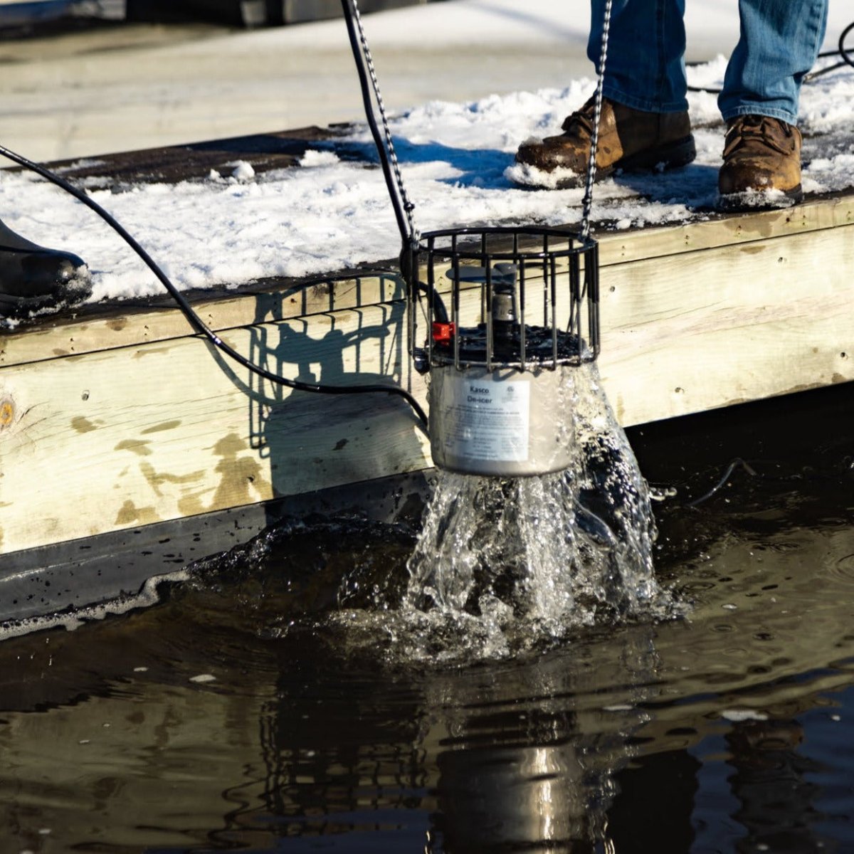 Kasco Marine: Dock & Marina De-Icer - Kasco Marine - American Pond Supplies -Kasco Marine: Dock & Marina De-Icer